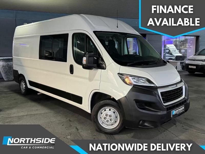 White Used 2020 Peugeot Boxer Van | £9,950 (Fair price) - Image 1/3