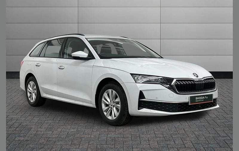 Moon white metallic Used 2024 Skoda Octavia SE Technology Estate | £23,950 (Good price) - Image 1/4