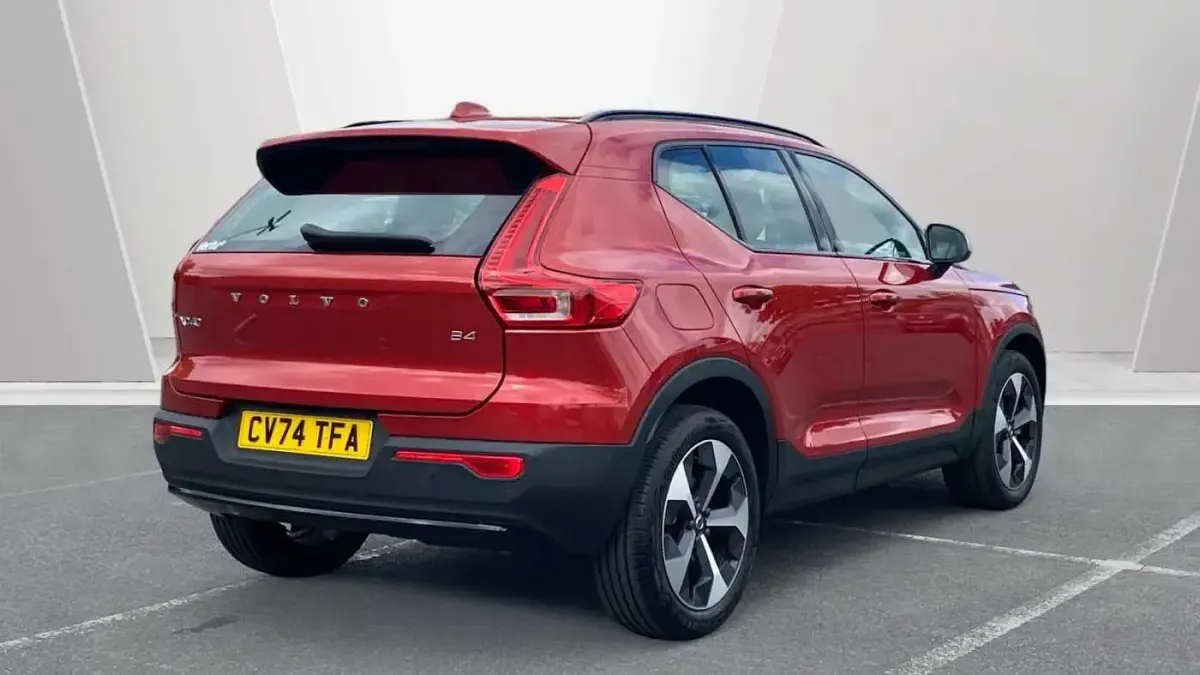 Used Volvo XC40 Plus 197 HP (144 kW) 2024 Red SUV