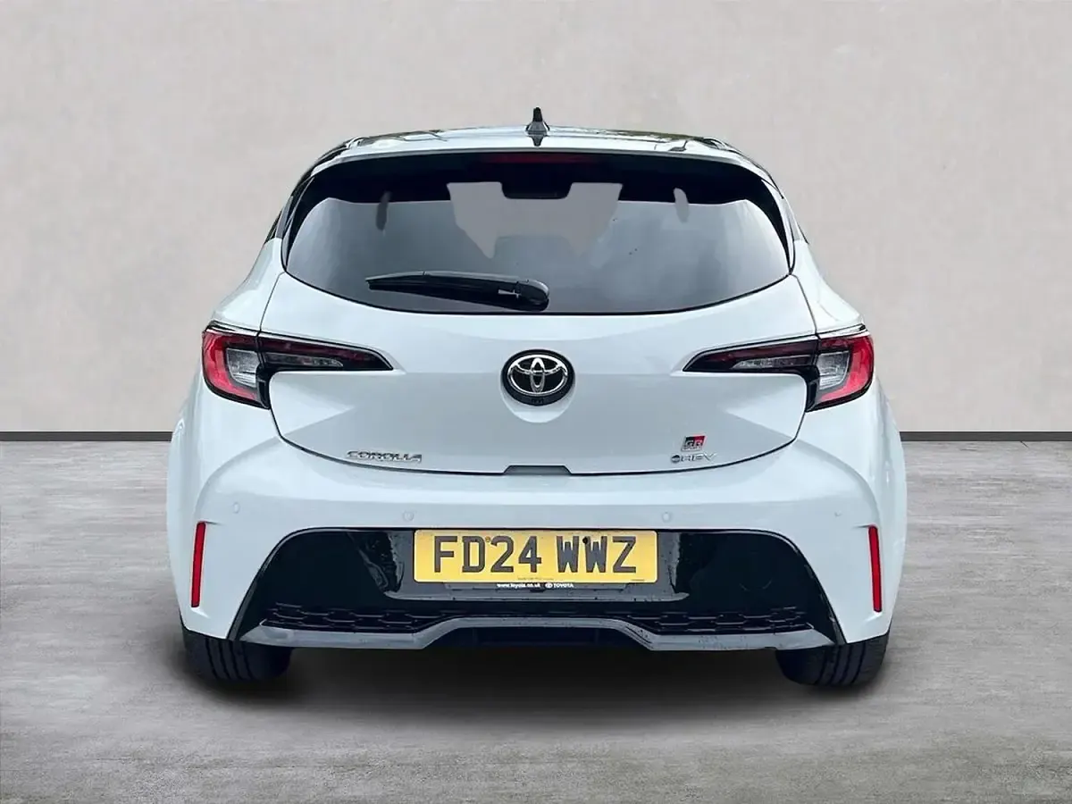 Usado Toyota Corolla Sport 196 HP (144 kW) 2024 Cinzento Citadino