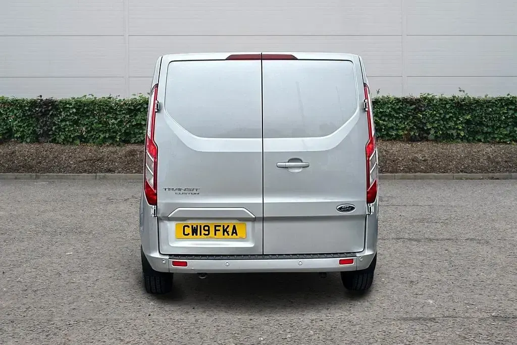 Used Ford Transit Custom Limited 130 HP (95 kW) 2019 Silver Van