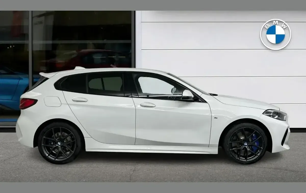 Used BMW 118 M Sport 134 HP (98 kW) 2024 White Hatchback