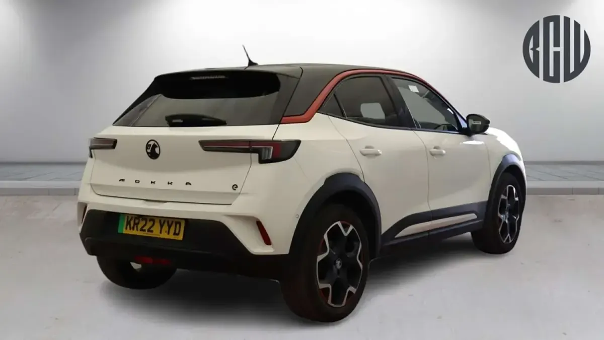 Used Vauxhall Mokka SRi 100 kW (136 HP) 2022 White SUV