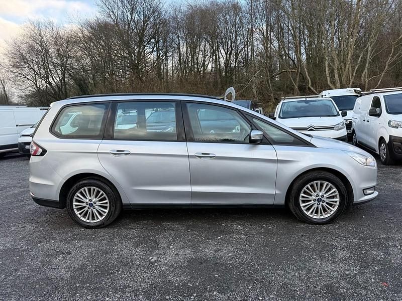 Usado Ford Galaxy Zetec 150 HP (110 kW) 2018 Prateado Monovolume