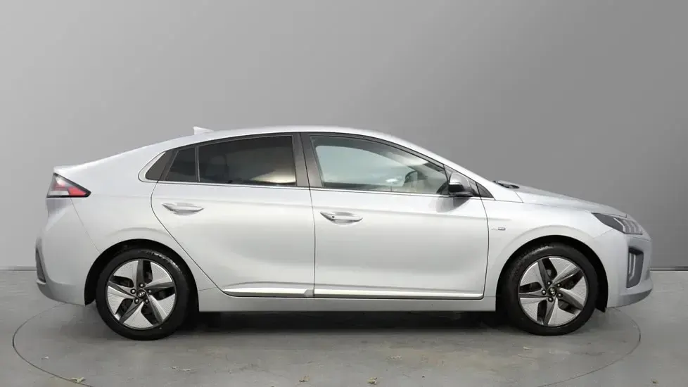 Used Hyundai Ioniq Premium SE 141 HP (103 kW) 2020 Silver Hatchback