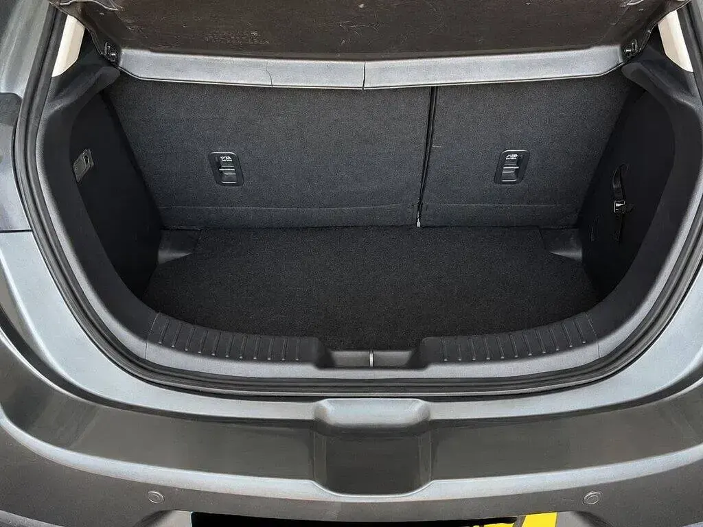 Used Mazda 2 Edition 88 HP (64 kW) 2016 Grey Hatchback
