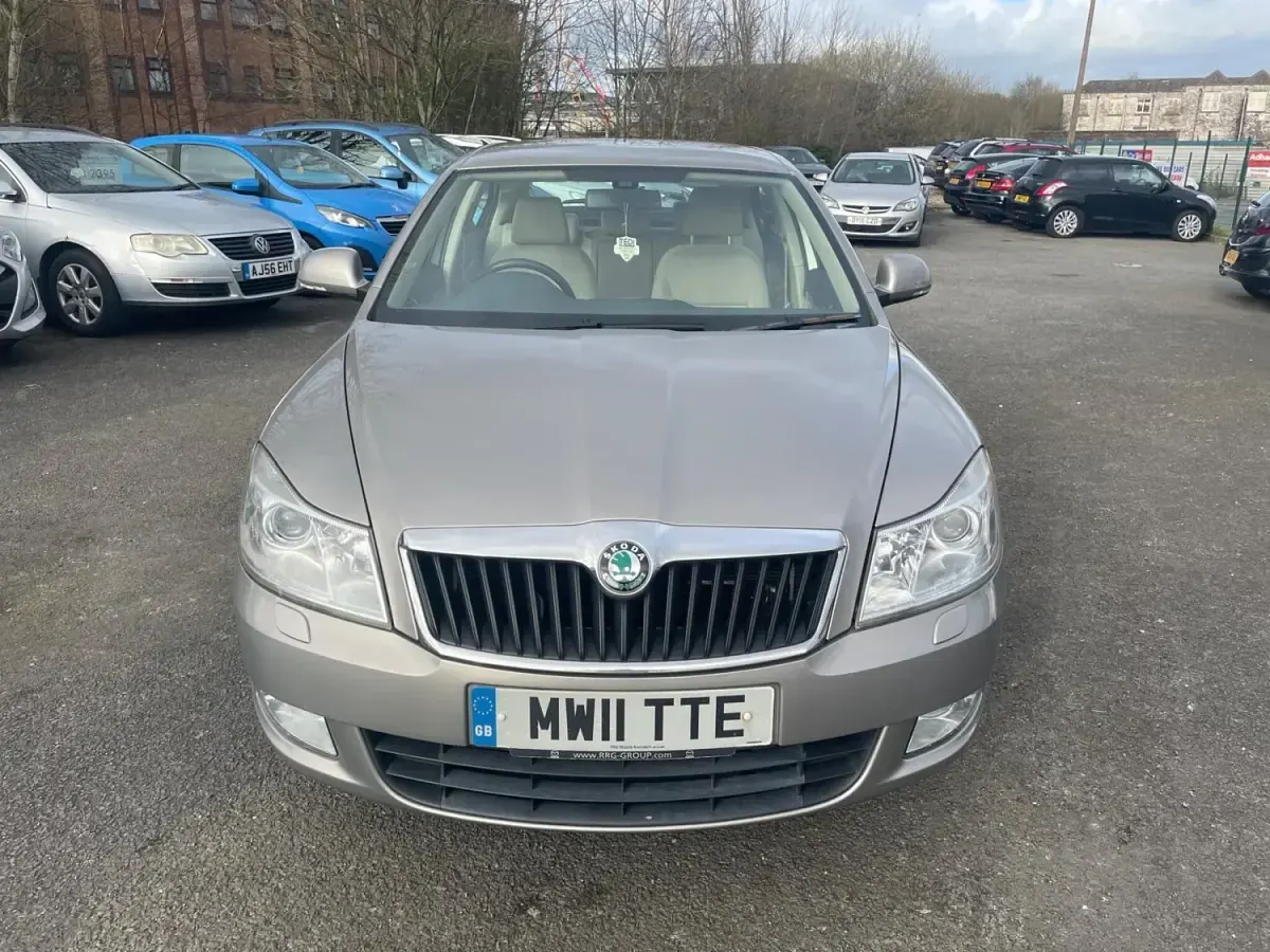 Usado Skoda Octavia Elegance 122 CV (89 kW) 2011 Beige Utilitario
