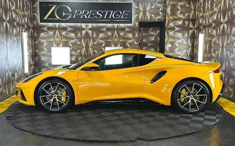 Used Lotus Emira 366 HP (269 kW) 2025 Yellow Coupe