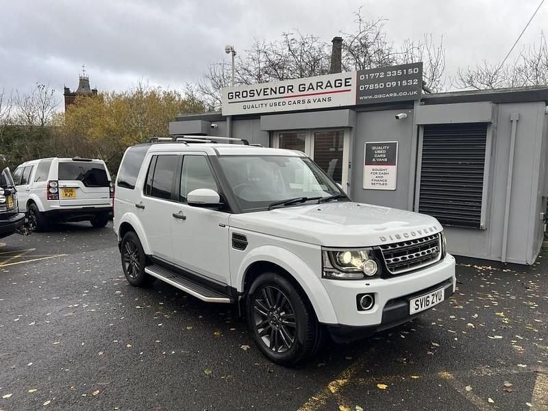 White Used 2016 Land Rover Discovery 4 Graphite SUV | £19,495 (Fair price) - Image 1/4