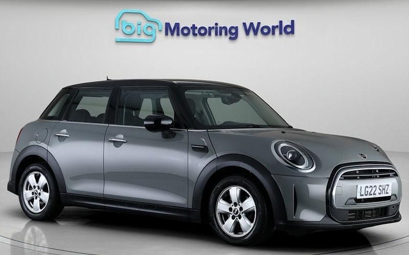 Usado Mini Cooper Classic 136 HP (100 kW) 2022 Citadino