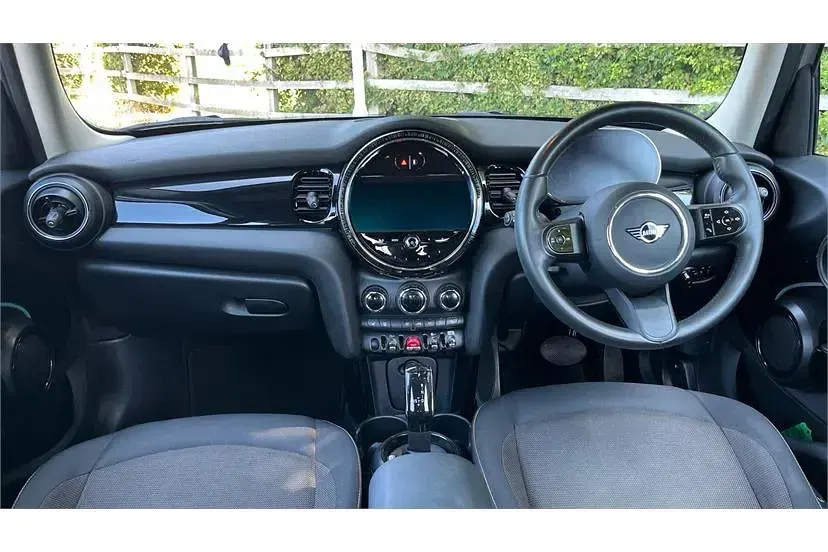 Used Mini Cooper Classic 136 HP (100 kW) 2023 Silver Hatchback