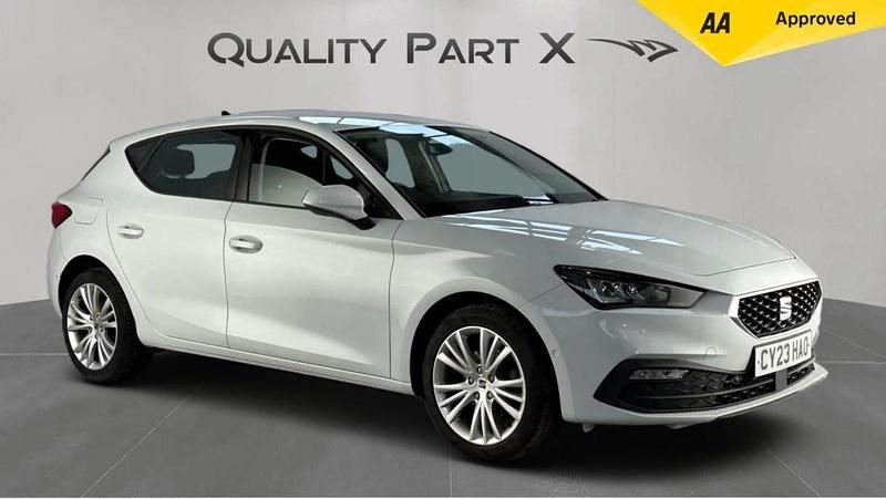 White Used 2023 Seat Leon SE Dynamic Hatchback | £14,500 (Fair price) - Image 1/4