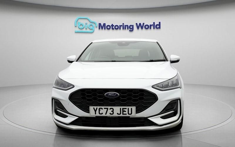 Used Ford Focus ST-Line 125 HP (91 kW) 2023 White Hatchback