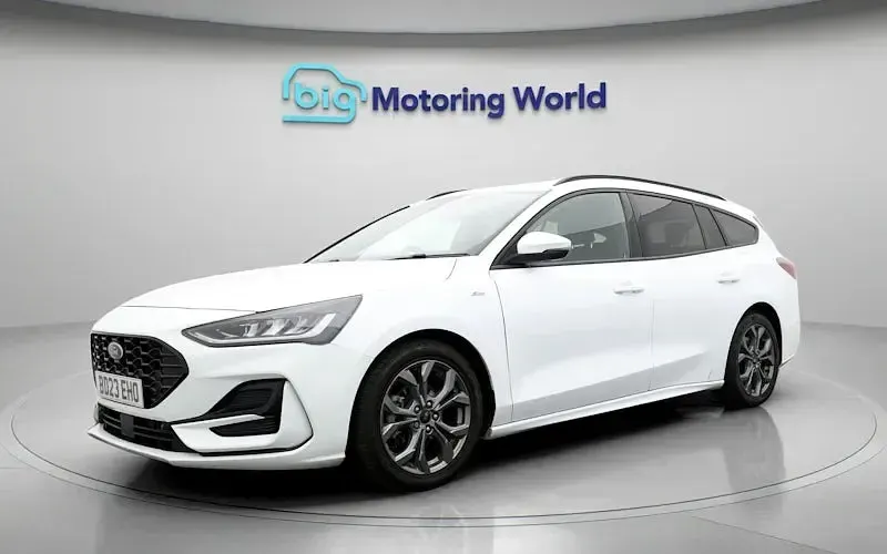 Used Ford Focus ST-Line 125 HP (91 kW) 2023 White Estate