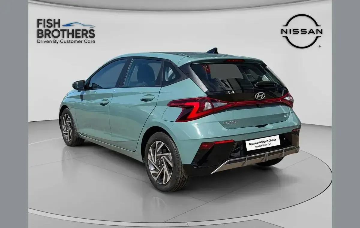 Used Hyundai i20 Advanced 99 HP (72 kW) 2023 Green Hatchback