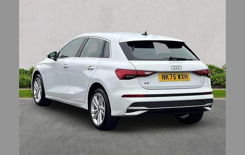 Usado Audi A3 e-tron Sport 200 CV (147 kW) 2025 Blanco Utilitario