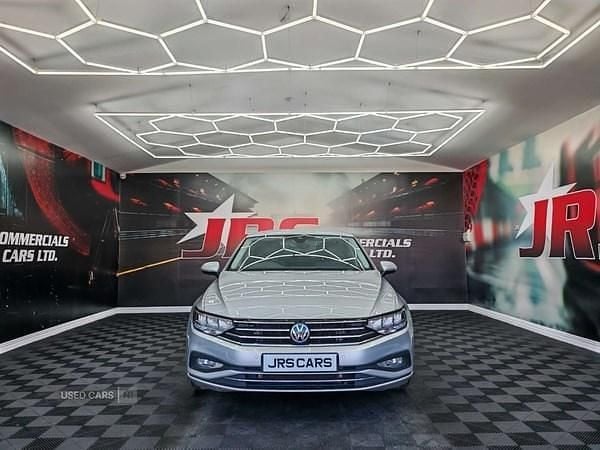 Used VW Passat SEL 150 HP (110 kW) 2020 Silver Sedan