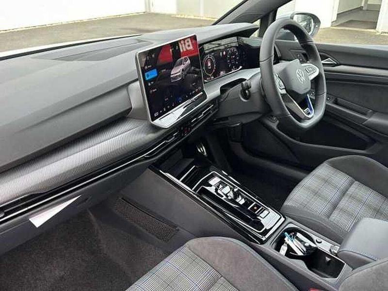 New VW Golf VIII 272 HP (200 kW) 2025