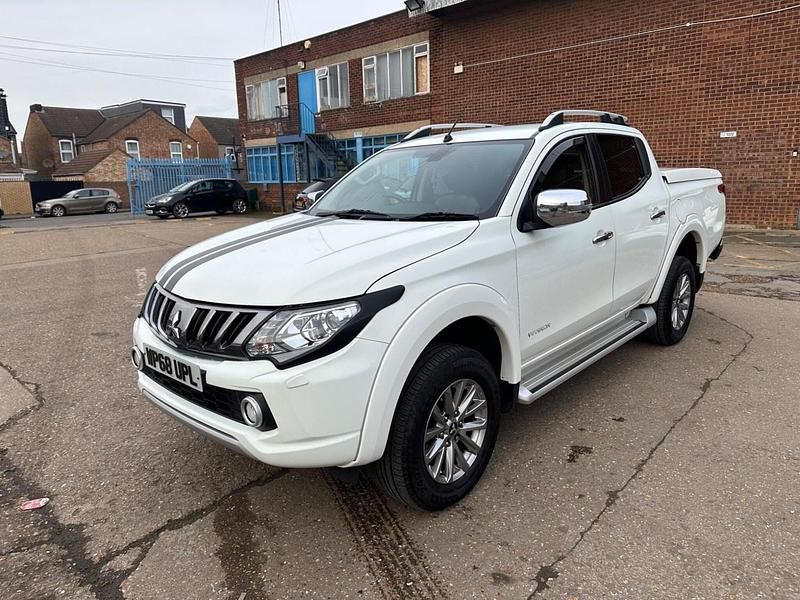 Used Mitsubishi L200 Warrior 2018 White Pickup
