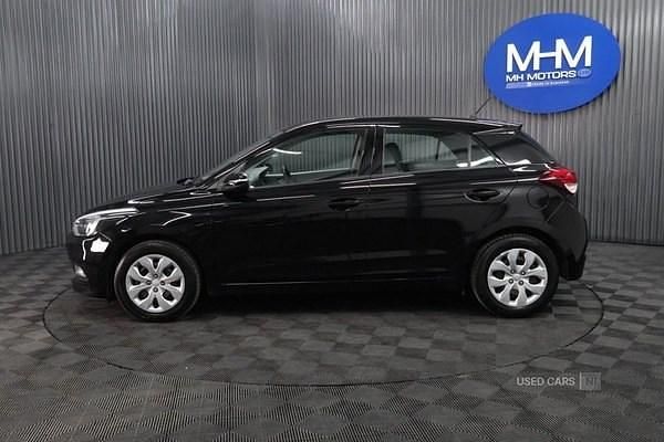 Used Hyundai i20 84 HP (61 kW) 2017 Black Hatchback
