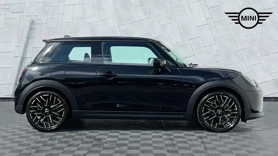 Used Mini Cooper S Hatch 201 HP (147 kW) 2024 Black Hatchback