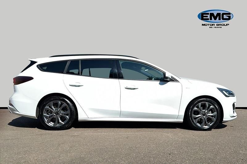 Used Ford Focus ST-Line 155 HP (114 kW) 2024 White Estate