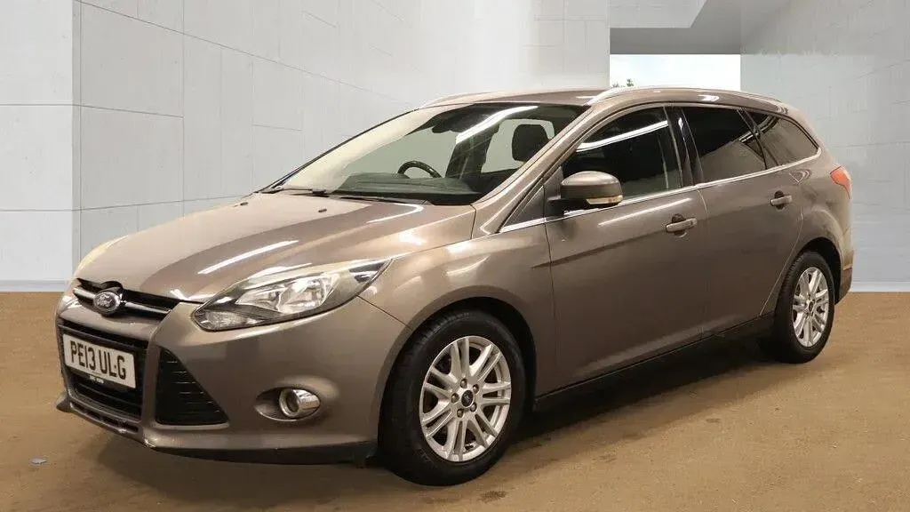 Used Ford Focus Titanium 115 HP (84 kW) 2013 Brown Estate