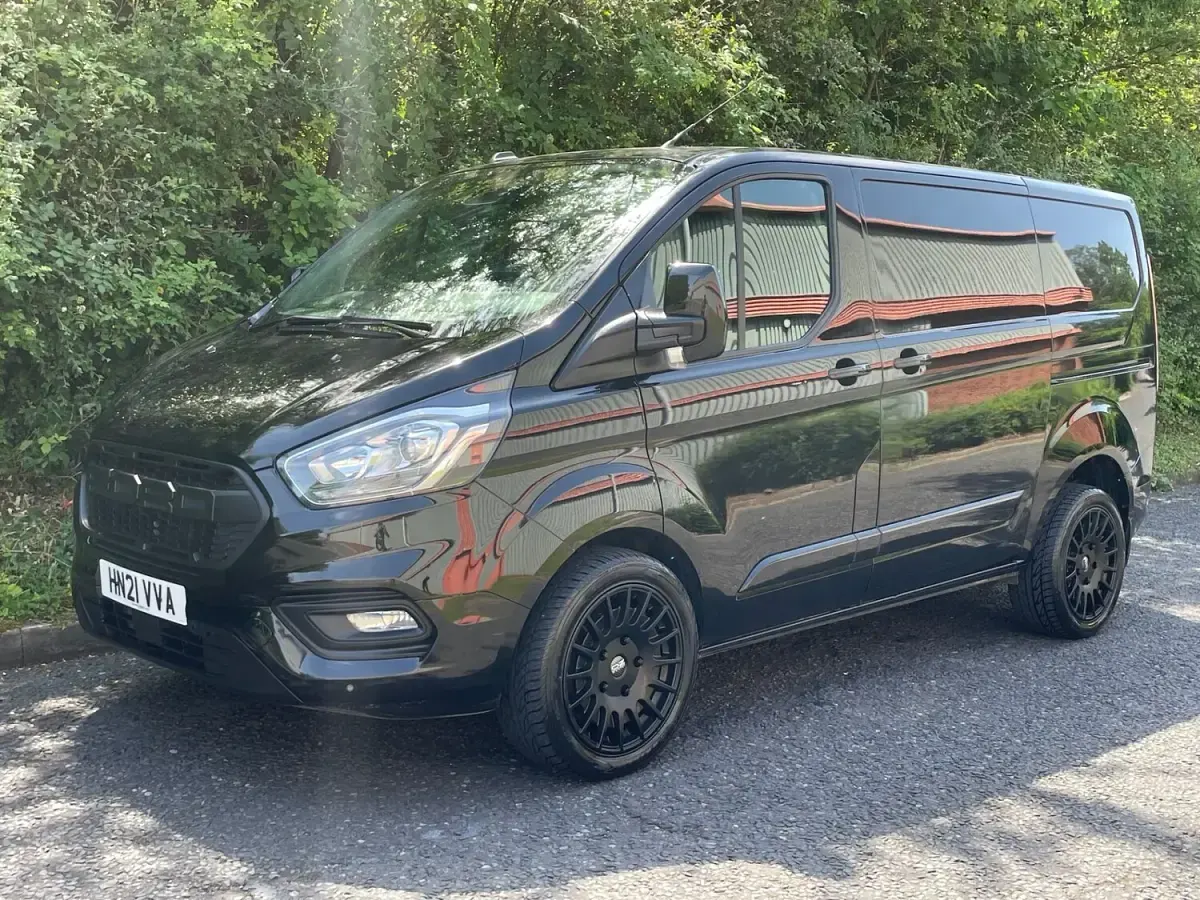 Used Ford Transit Custom Limited 130 HP (95 kW) 2021 Black Van