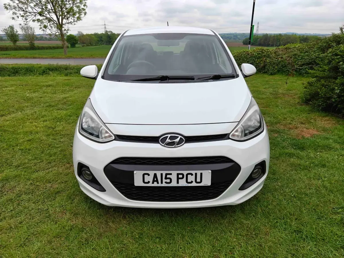 Used Hyundai i10 SE 2015 White Hatchback
