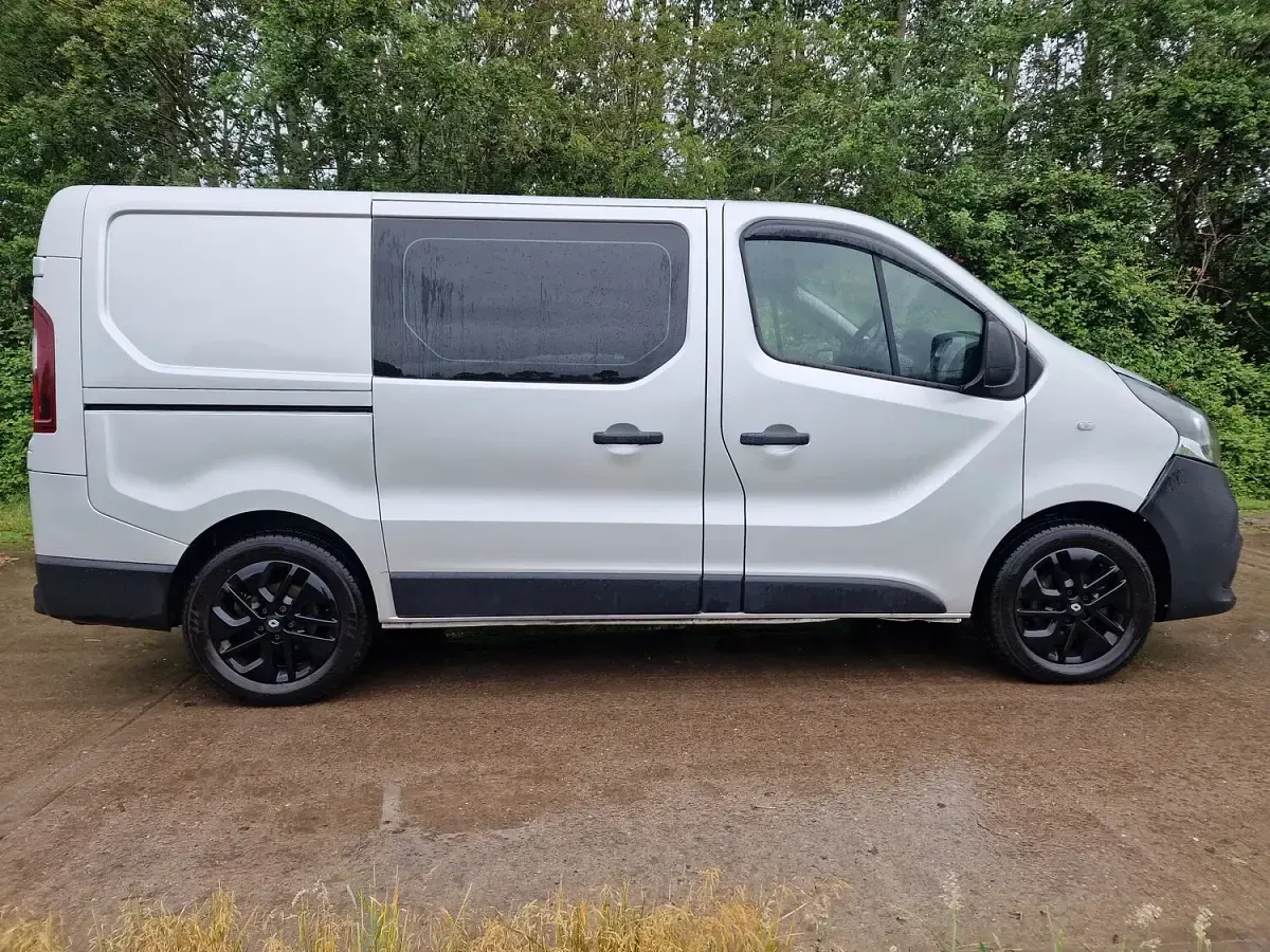 Used Renault Trafic 140 HP (102 kW) 2016 Silver MPV