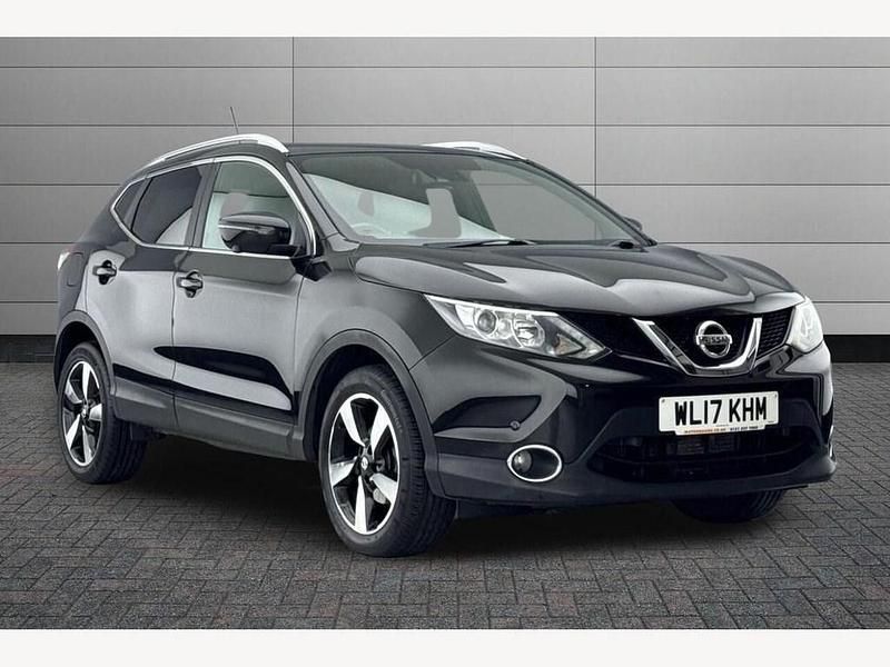 Used Nissan Qashqai N-Vision 130 HP (95 kW) 2017 Black SUV