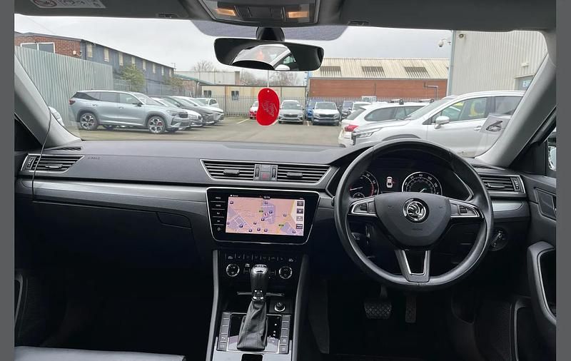 Used Skoda Superb SE L Executive 150 HP (110 kW) 2019 White Hatchback