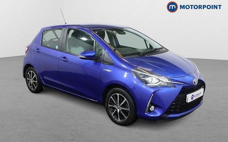 Blue Used 2018 Toyota Yaris Hybrid Hatchback | £13,349 (Fair price) - Image 1/4