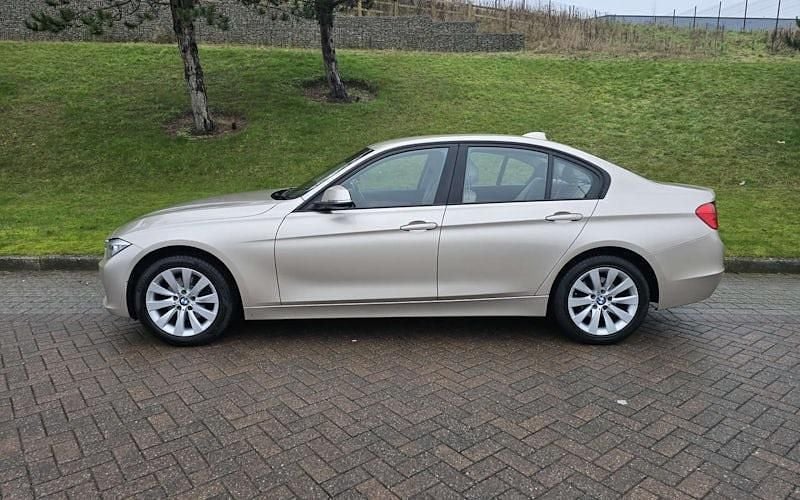 Used BMW 320 184 HP (135 kW) 2013 Silver Sedan