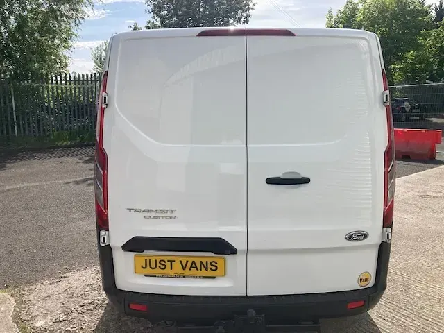 Used Ford Transit Custom S 105 HP (77 kW) 2019 White Van