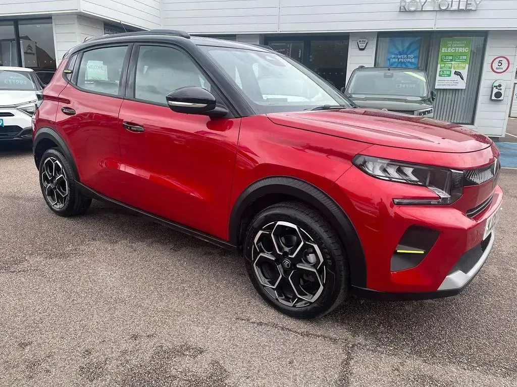 Used Citroën C3 101 HP (74 kW) 2025 Red SUV