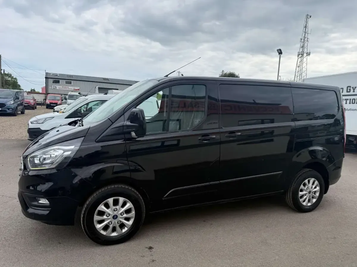 Używany Ford Transit Custom Limited 170 KM (125 kW) 2021 Czarny Van