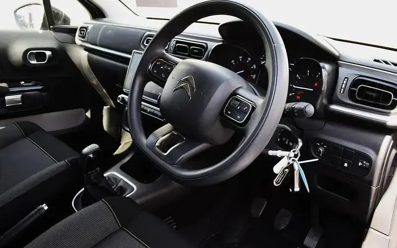 Used Citroën C3 PureTech 83 HP (61 kW) 2023 Grey Hatchback