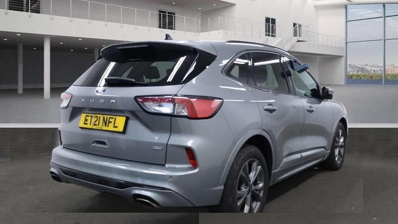 Used Ford Kuga ST-Line 225 HP (165 kW) 2021 Silver SUV