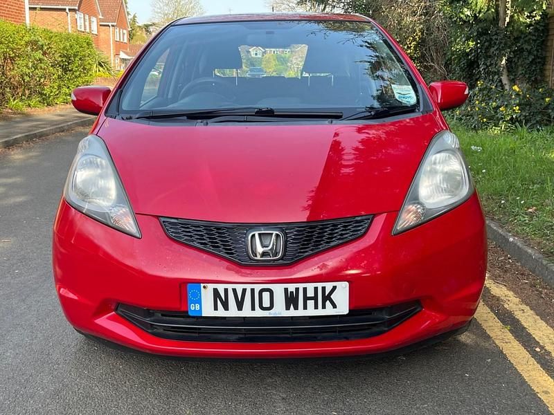 Used Honda Jazz ES 100 HP (73 kW) 2010 Red Hatchback