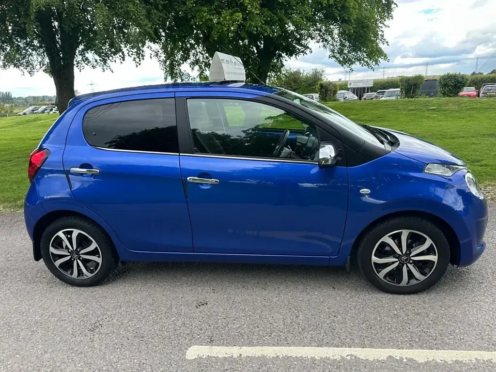 Używany Citroën C1 Shine 72 KM (52 kW) 2021 Niebieski Hatchback