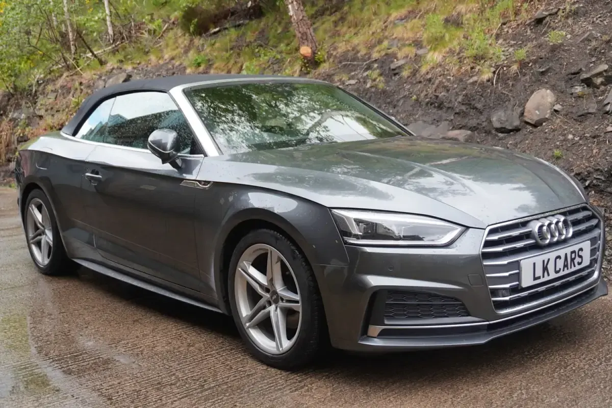Usado Audi A5 Cabriolet S-Line 190 HP (139 kW) 2017 Cinzento Cabrios