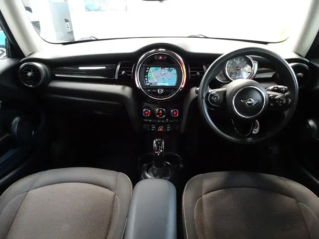 Used Mini Cooper Hatch 136 HP (100 kW) 2018 Blue Hatchback