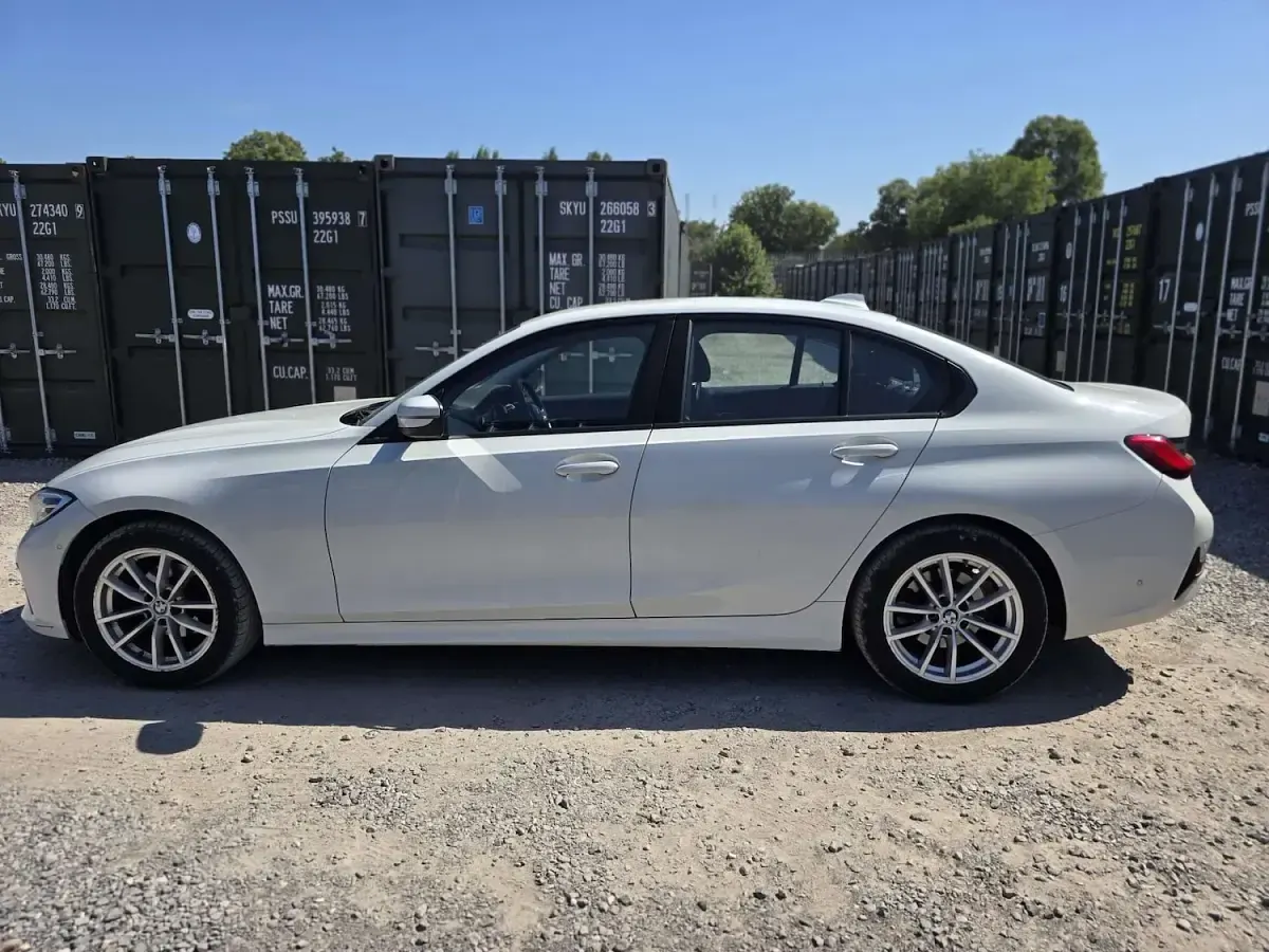 Used BMW 318 Comfort Edition 150 HP (110 kW) 2019 White Sedan