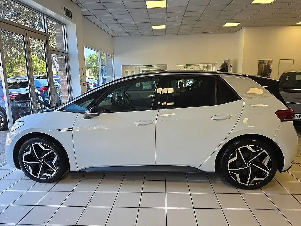 Used VW ID.3 Pro 150 kW (204 HP) 2020 White Hatchback