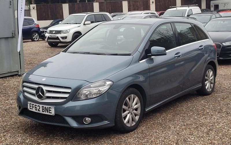 Used Mercedes B180 SE 122 HP (89 kW) 2012 Blue MPV