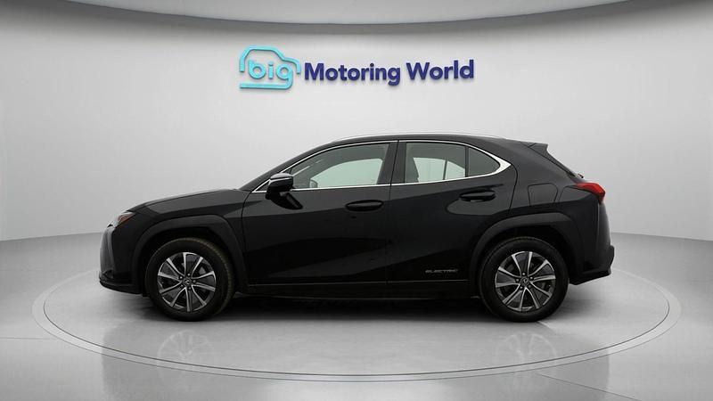 Used Lexus UX 300e 147 kW (201 HP) 2023 Black SUV
