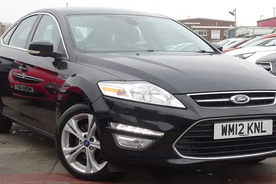 Begagnad Ford Mondeo Titanium 140 HK (102 kW) 2012 Svart Halvkombi