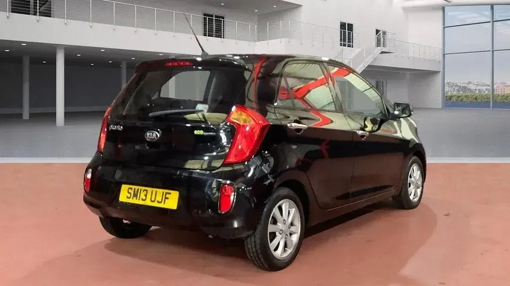 Second-hand Kia Picanto 84 CP (61 kW) 2013 Negru Hatchback