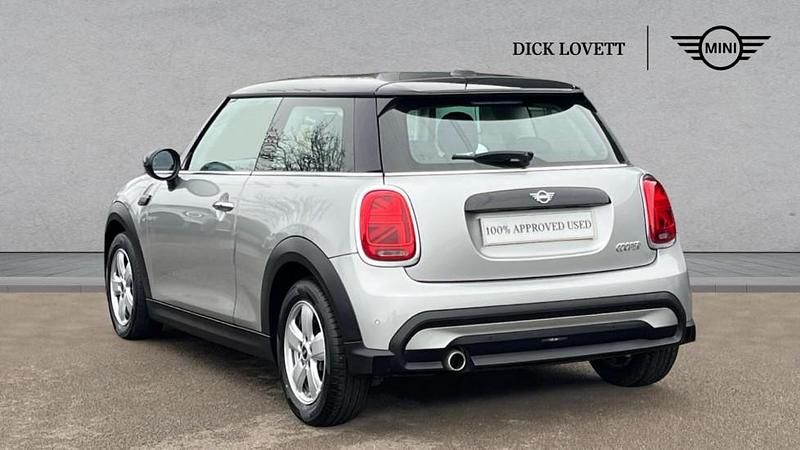 Used Mini Cooper Classic 134 HP (98 kW) 2023 Silver Hatchback